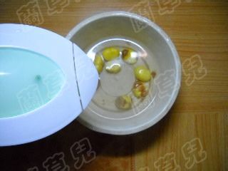 枸杞栗子银耳羹