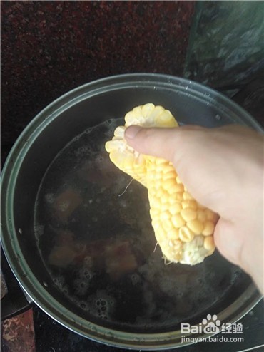 冬瓜排骨玉米汤做法