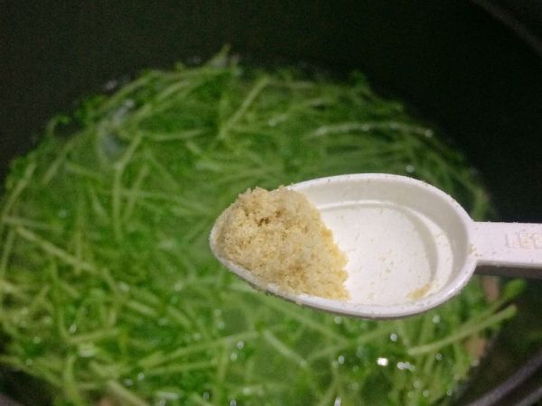 皮蛋火腿上汤豆苗