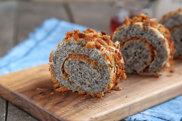 黑芝麻肉松蛋糕卷