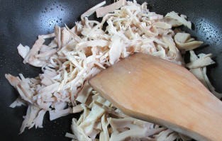 水笋烧老豆腐制作的步骤