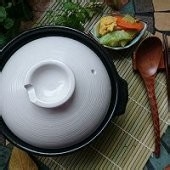 制作海皇蟹黄干捞粉丝煲