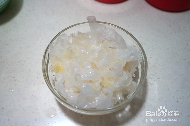 银耳桂圆葛粉羹的做法
