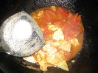 西红柿炒鸡蛋的做法