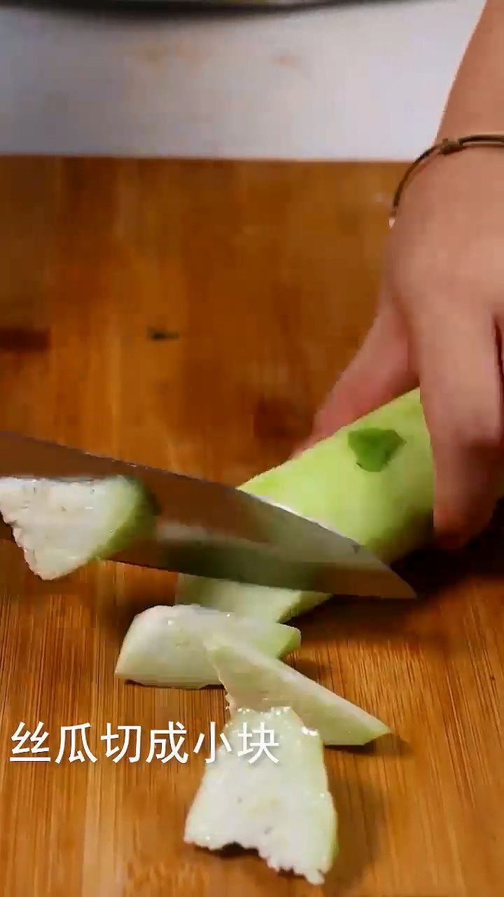 怎样做小炒丝瓜荷包蛋