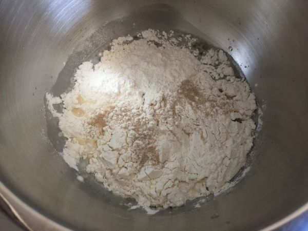 凤梨果酱夹心软欧