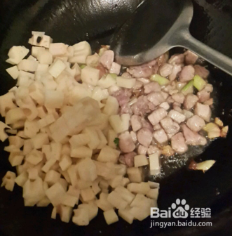 如何做出好吃的糖醋莲藕肉丁？