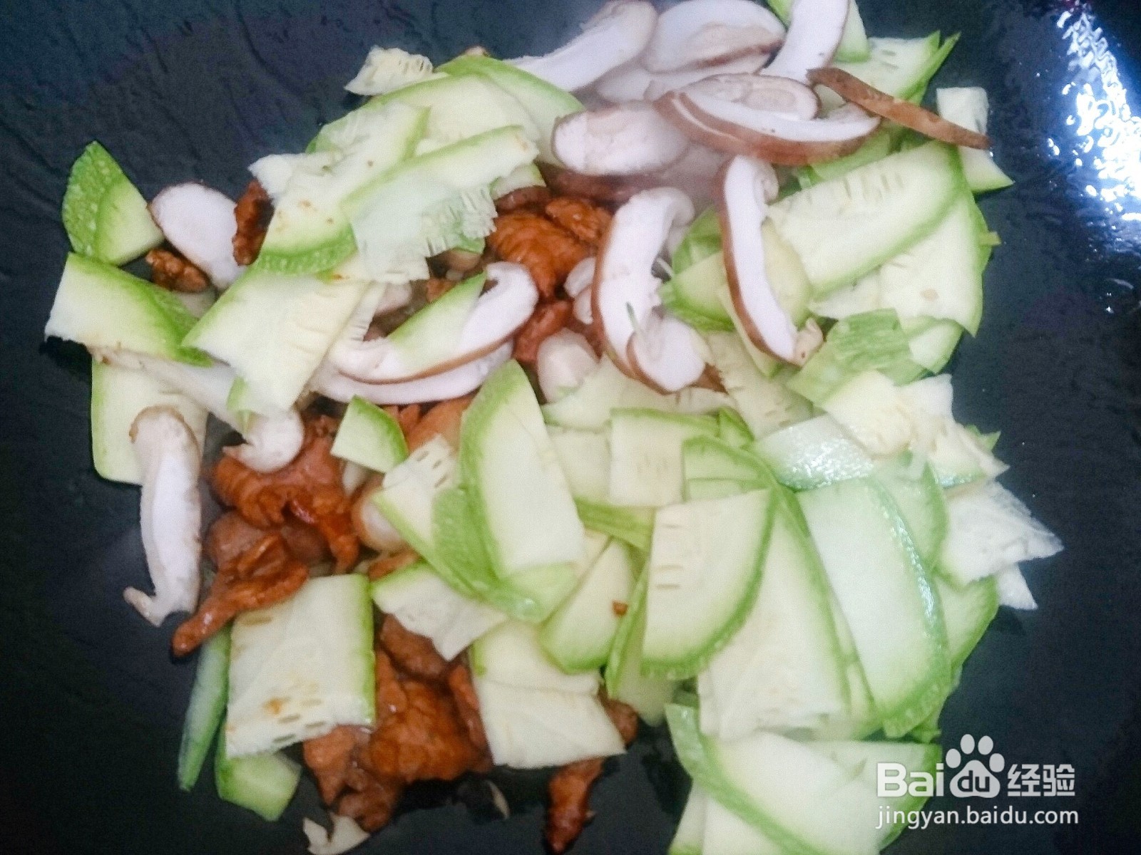家常菜——西葫芦香菇炒肉