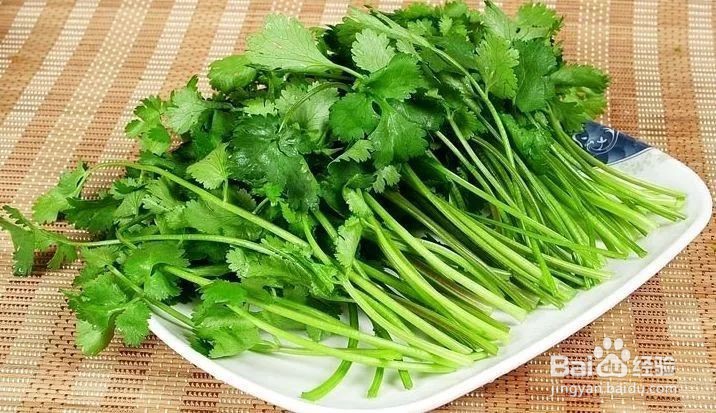 河南木耳肉片汤的做法