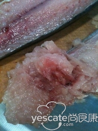 让人赞不绝口的韭菜榨菜鲅鱼水饺