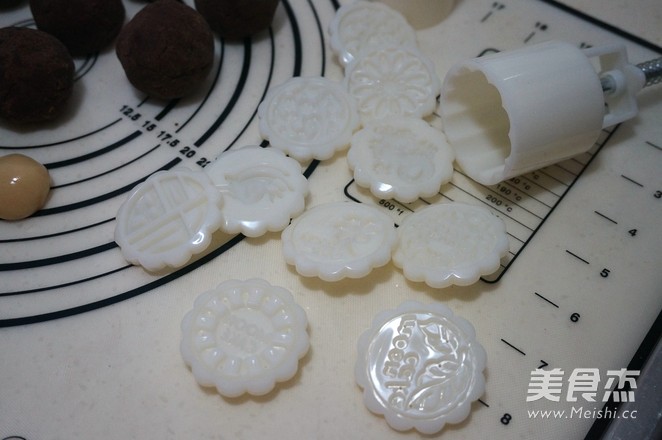 广式红豆沙蛋黄月饼