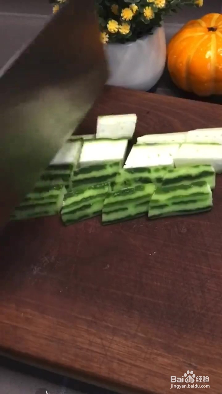 如何制作丝瓜炒鸡肉