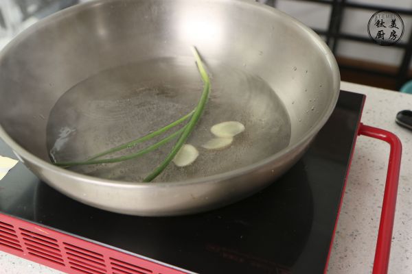 这道盐焗对虾一定会让你沦陷