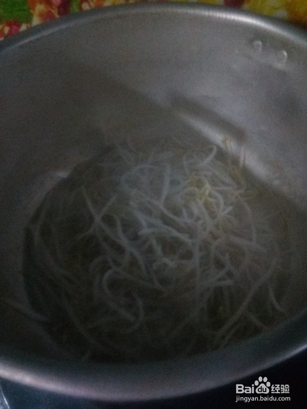 大蒜碎香菜拌绿豆芽