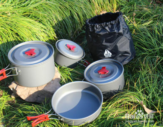户外露营需要带哪些装备？