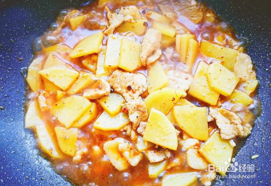 土豆片炒肉的做法