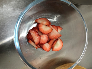 雪域草莓蛋糕怎么做？