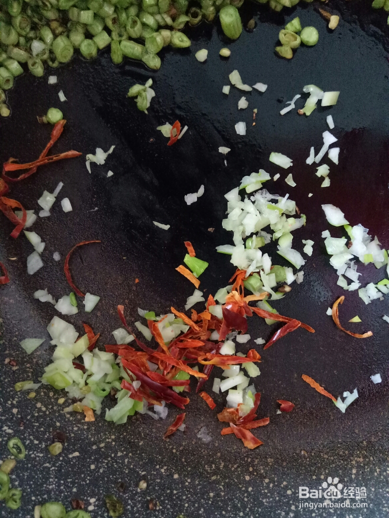 小孩子超喜欢的橄榄菜炒豇豆