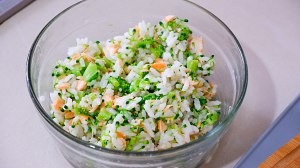 西兰花三文鱼饭团的做法