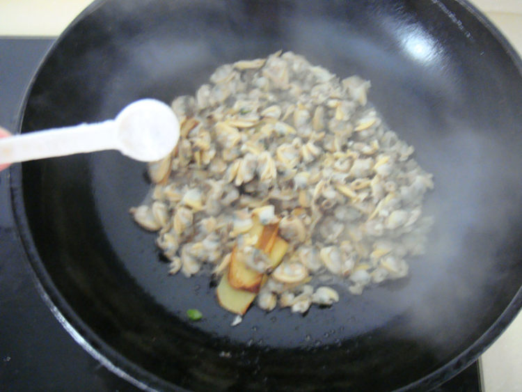 炒蛤蜊肉怎样去腥