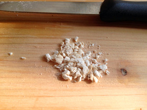 川贝炖雪梨要放水吗