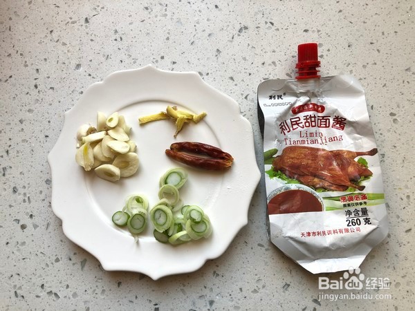 酱爆圆白菜的做法