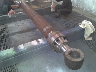 挖机油缸碰痕怎么修复