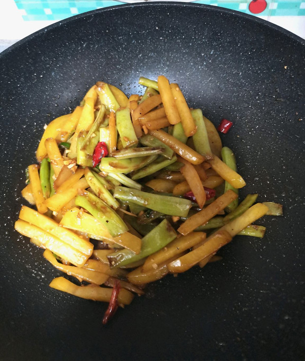 干煸豆角土豆条