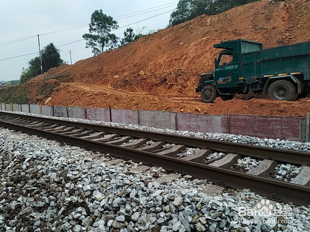 使用挖掘机施工应该注意的事项有哪些？