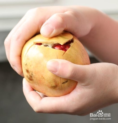 剥石榴的正确方法
