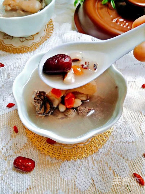 猪手蚝豉眉豆汤