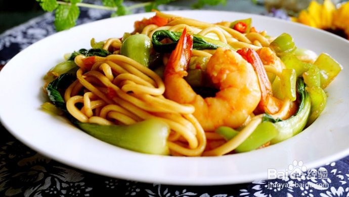 教大家做鲜虾炒面