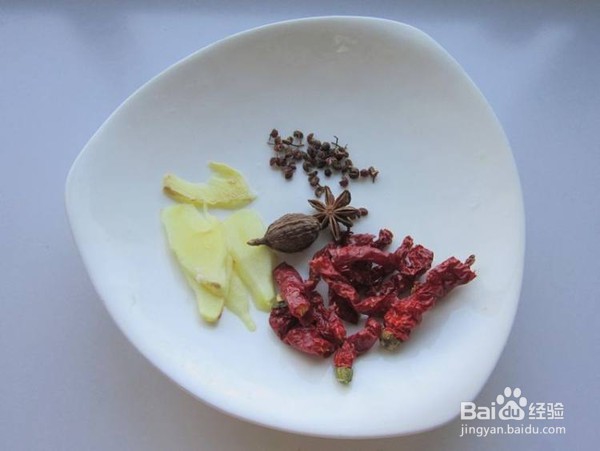 怎么做红烧牛毽子？