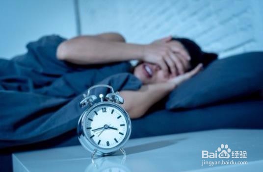 心情烦躁睡不着怎么办？这里是改善睡眠的方法