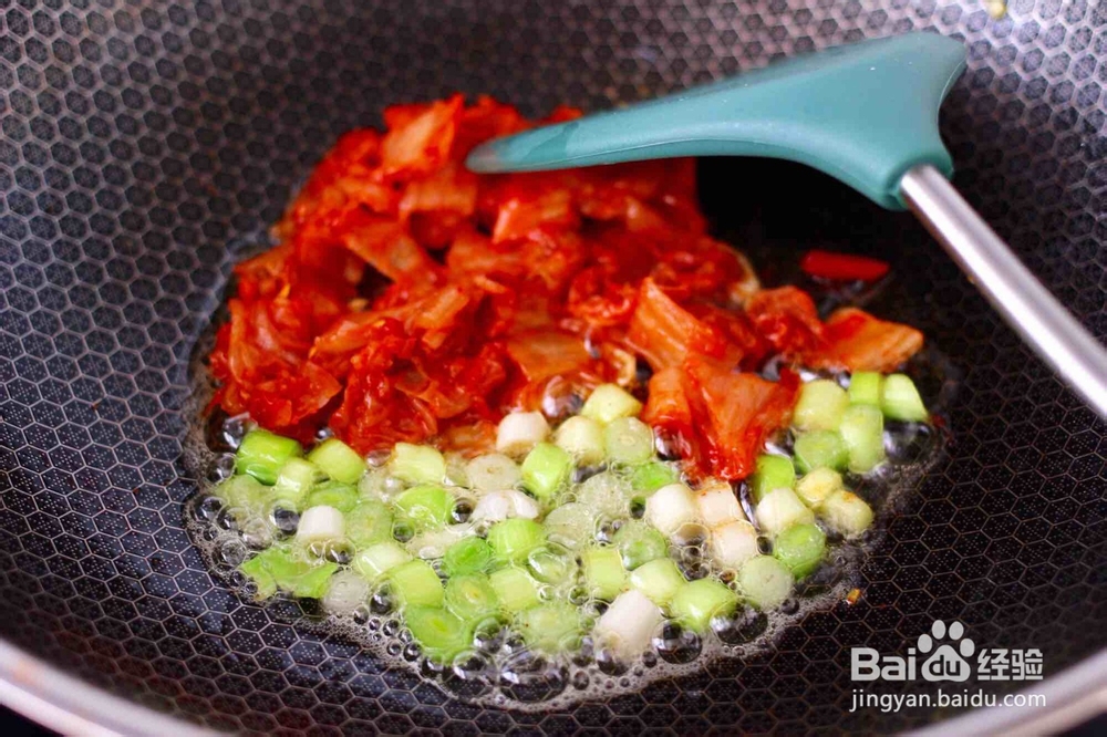 新奇的泡菜核桃蛋炒饭