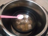 青橄榄排骨汤的做法