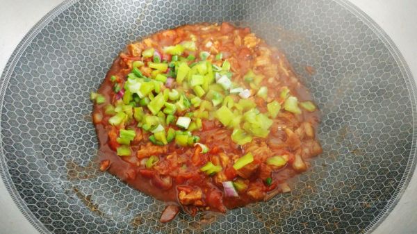 葱葱茄酱热拌面