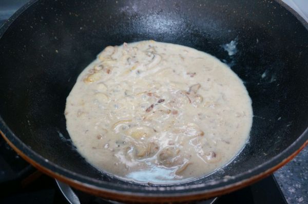 蒜香奶酪汁荞麦面