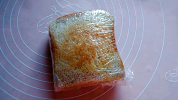 鸡蛋培根三明治