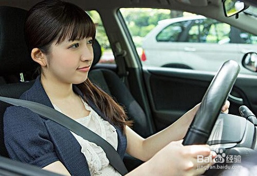 厉害了，倒车入库技巧了解一下！