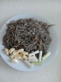 下酒菜之油爆小河虾