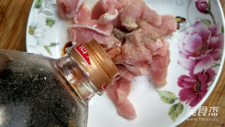 胡萝卜黄瓜炒肉片