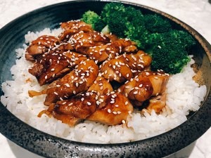日式照烧鸡腿饭的做法