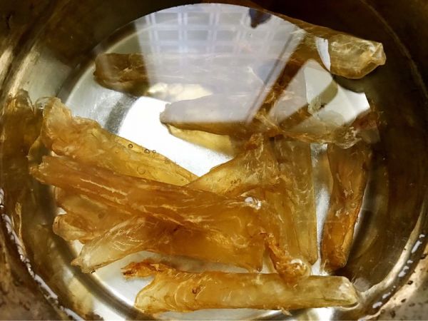 花胶虫草花乌鸡汤