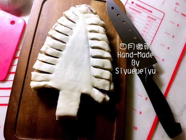 圣诞树千层豆沙面包