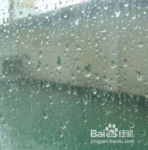 白云在天上怎样地飘着