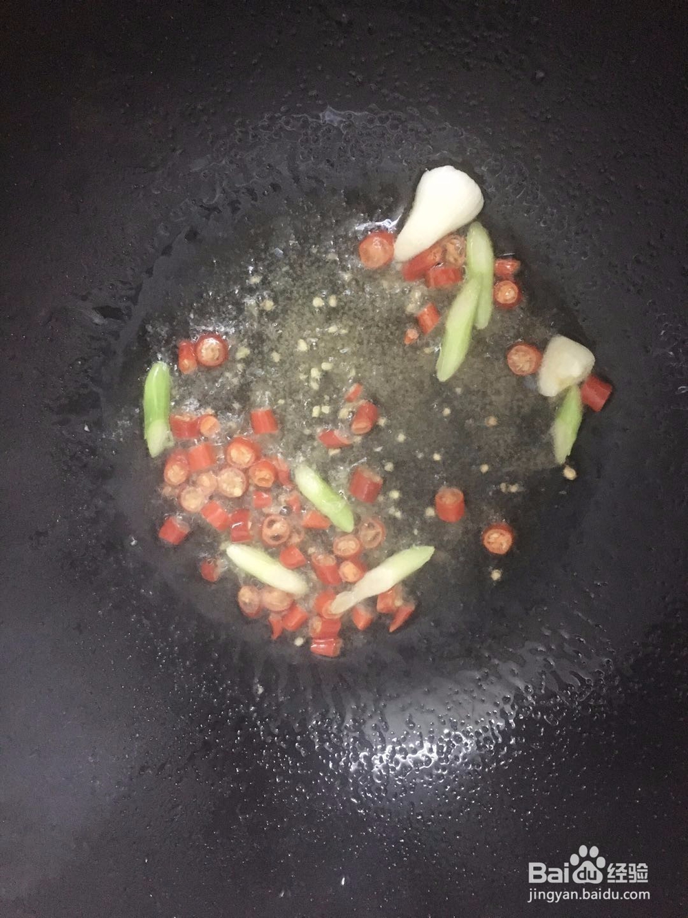 【家常菜】油豆腐炒肉的做法