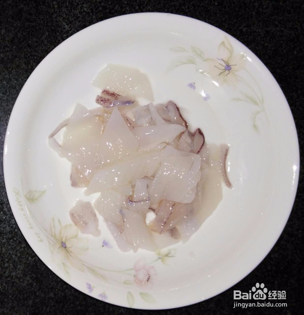 青椒金针菇炒鱿鱼的做法