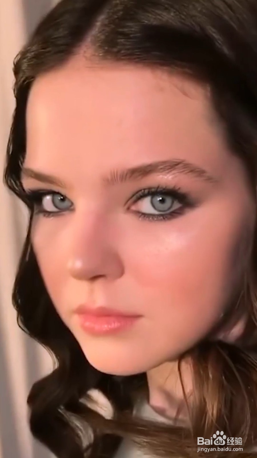 欧美混血妆容,精致的像一个洋娃娃