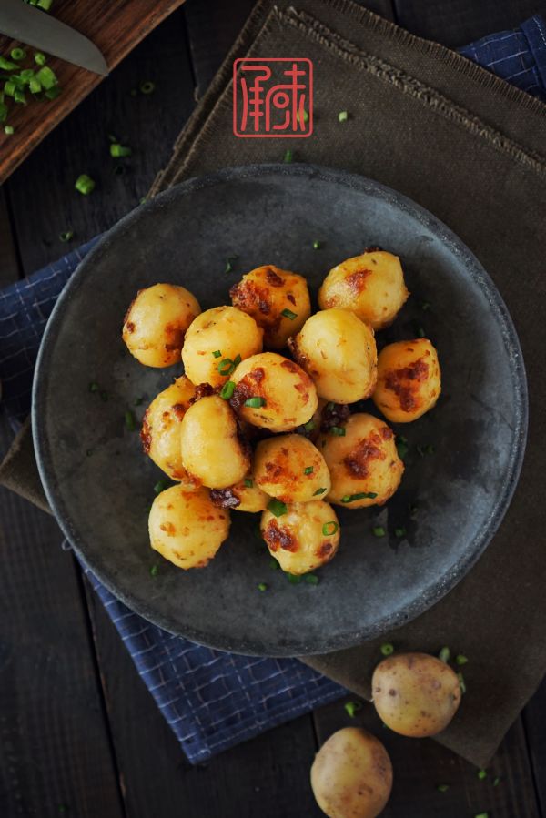 奶香黄油烤土豆和香煎小土豆